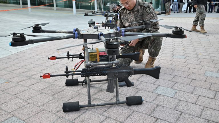 La Corée du Sud prévoit de former l&rsquo;ensemble de ses forces armées pour en faire des « guerriers des drones »