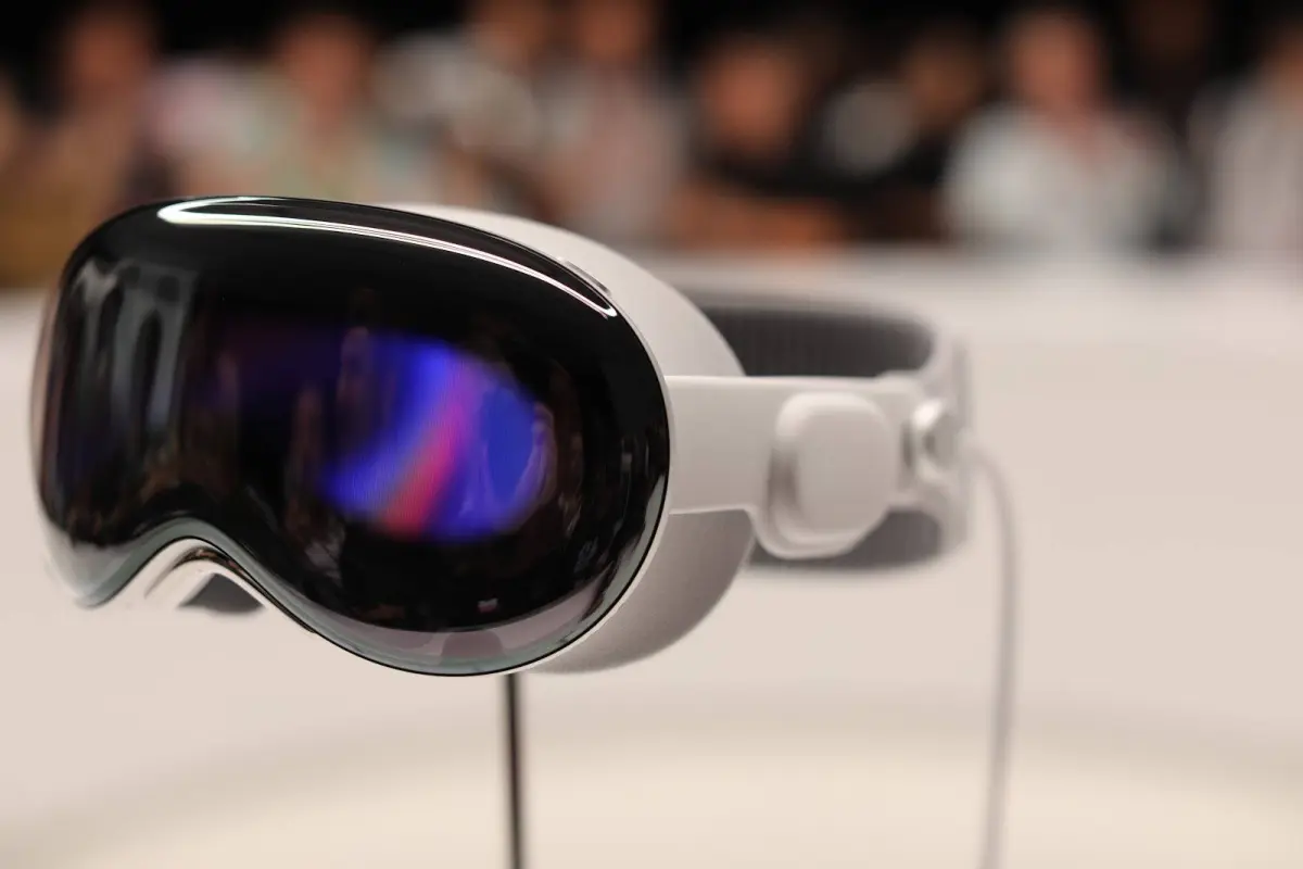 Un cadre d'Apple Vision Pro serait sur le point de rejoindre OpenAI | TechCrunch