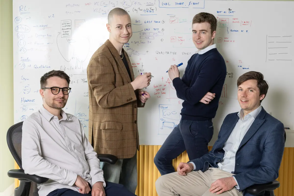Inherent, une start-up fondée par d'anciens collaborateurs de DeepMind, affirme que son « coéquipier » IA vient de surpasser Anthropic et OpenAI en matière de reproduction de travaux de recherche | TechCrunch