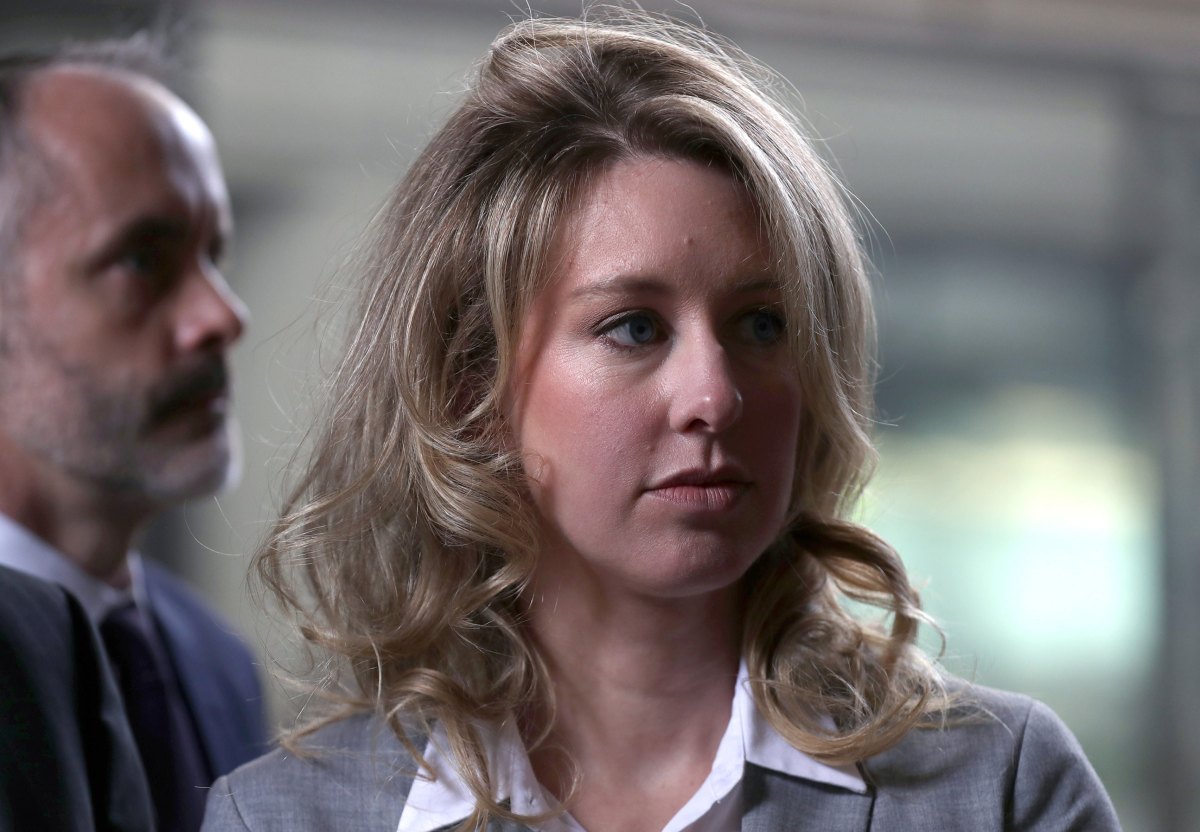 Imaginez-vous assis au bureau d'Elizabeth Holmes sur ce site web étrangement détaillé | TechCrunch